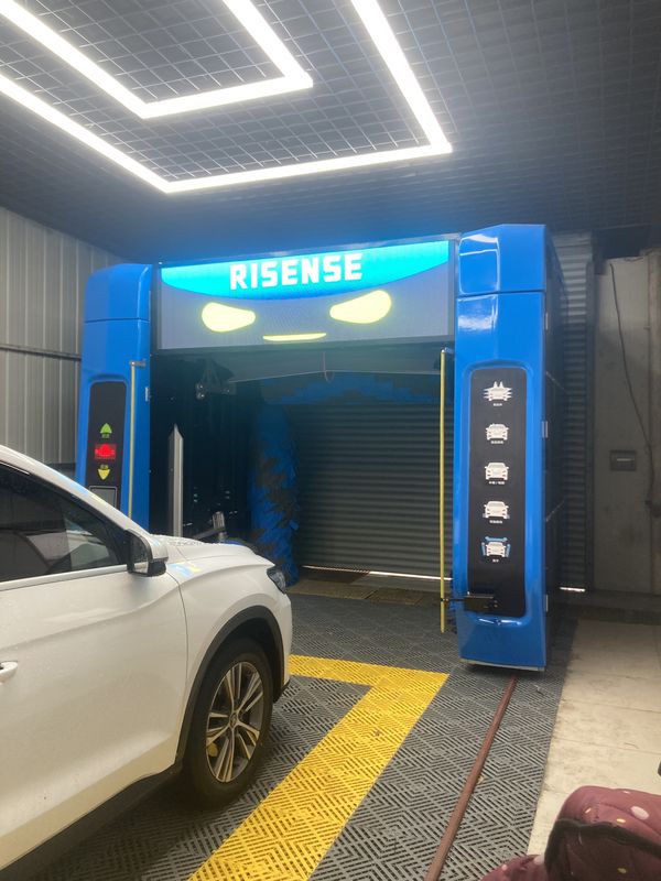 Machine automatique de lavage de voiture CF380 avec écran publicitaire intelligent