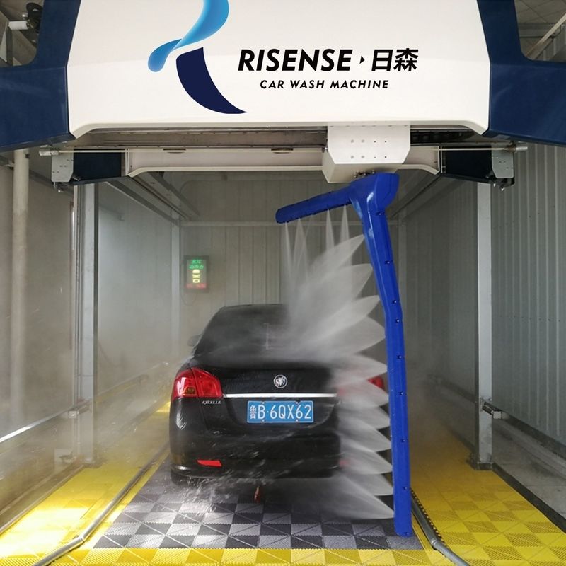 360 équipement de lavage de voiture sans contact avec une puissance de sortie de 42 kW et un système de pulvérisation sans essuie-glace