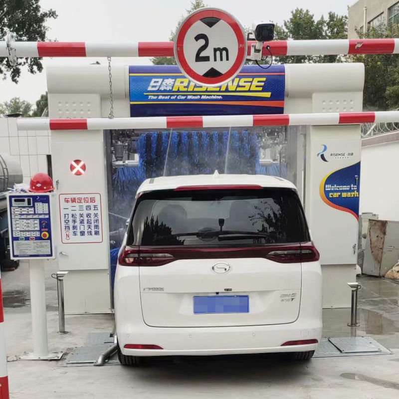 Puissante machine à laver automatique à brosses de tunnel de 1500W pour voitures Jeeps et autocars