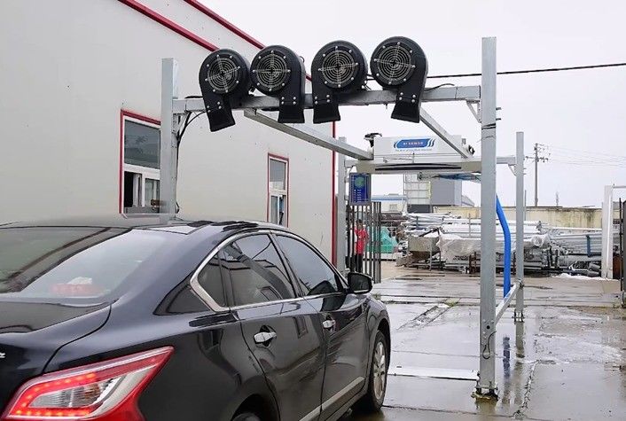 Installez l'espace L*W*H 7600*3500*3300 Système de lavage de voiture robotique sans contact à bras unique HP-230 Risense