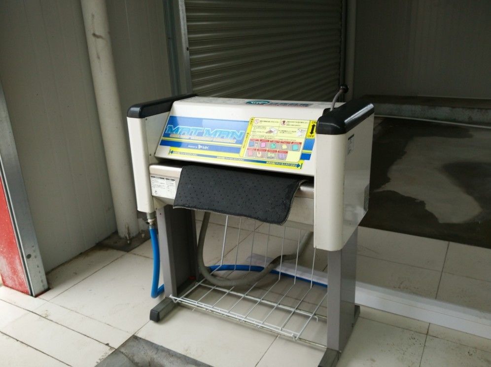 933*648*1120mm Machine à laver les tapis de voiture en métal pour le nettoyage industriel lourd