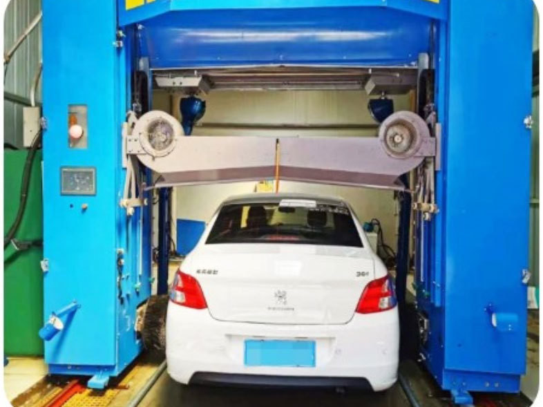 Shampooing à la lave à l'eau sans contact 25kW 1660mm*3620mm*3100mm Taille